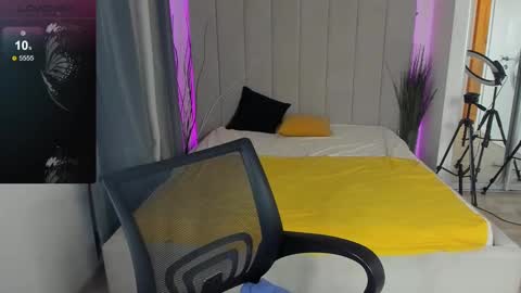 Kim online show from March 3, 9:05 pm