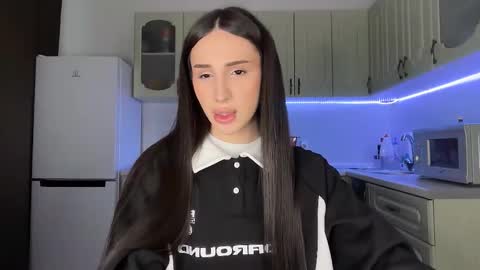 Kim Oberlin online show from February 11, 1:59 pm