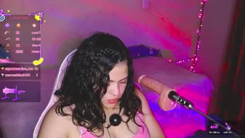 Kim Mishell  online show from October 22, 7:00 am