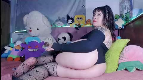Snapshot of kimberkiss_19_ chatting on September 24, 3:46 am vivi independent model  online show from September 24, 3:46 am