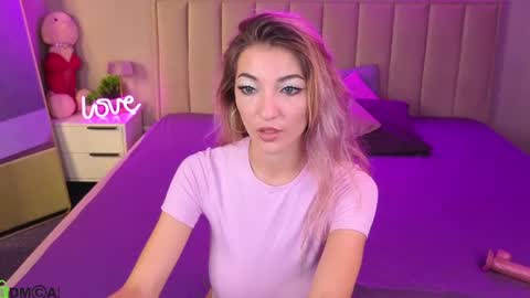 kimberlly_smith online show from July 15, 11:52 pm
