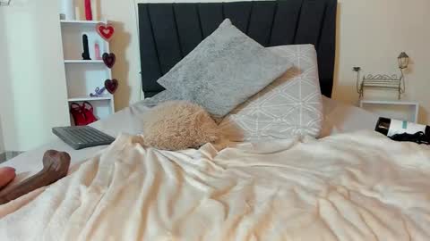 Kimberly online show from February 25, 8:01 pm