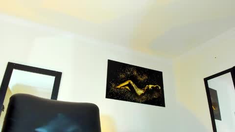 Kimberly Banks online show from February 28, 10:08 am