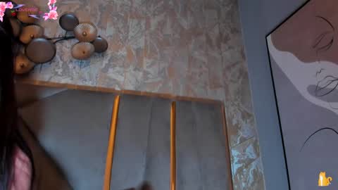  KIM  online show from April 3, 2:51 am