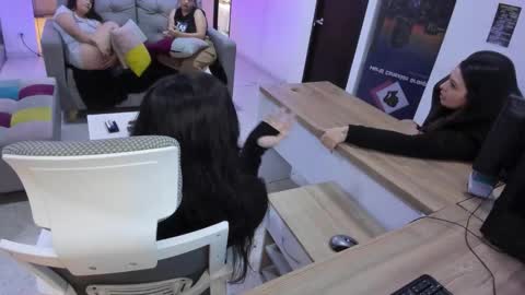 Camila online show from December 17, 1:40 pm