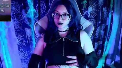   online show from October 30, 1:33 pm