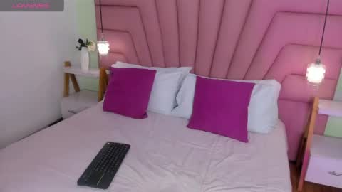 kimluna1 online show from April 29, 3:22 am