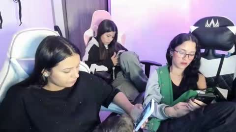 kimmi online show from November 12, 11:40 pm