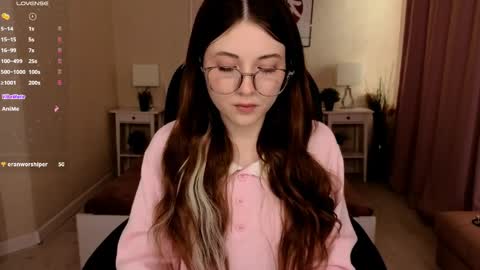  Your Kimmie  follow me  online show from April 9, 8:53 am