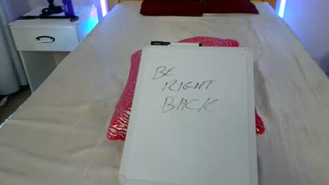 Kimmi Taylor online show from October 20, 10:48 pm