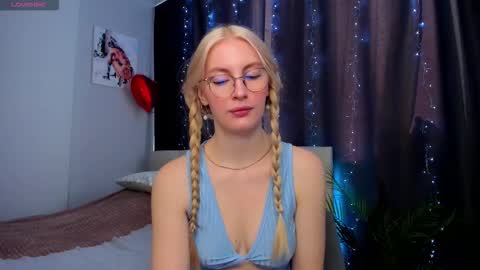 kimmy1_powell online show from October 25, 5:08 am