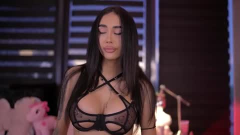 Kim online show from June 10, 5:45 pm