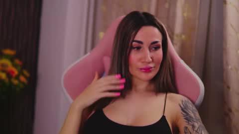 KimSkye online show from March 9, 10:30 pm