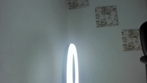 Snapshot of kimthompsonn chatting on December 15, 9:03 am Kim Thompson online show from December 15, 9:03 am