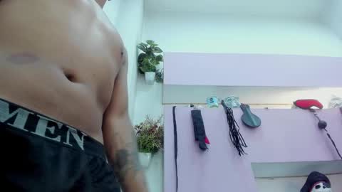 NIKKY AND MAIK online show from February 4, 7:23 am