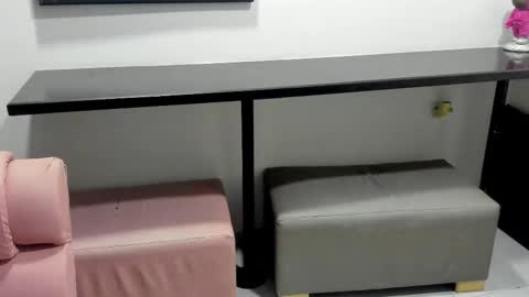 Snapshot of king2_and_queen2 chatting on October 15, 9:43 am NIKKY AND MAIK online show from October 15, 9:43 am