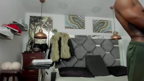 HOT MEN BLACK online show from February 8, 10:18 am