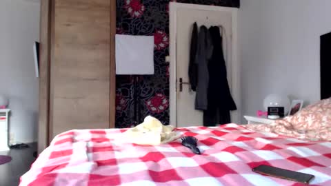 sexysexyhotwetpinkredpussy online show from May 26, 6:36 pm