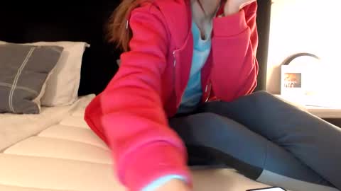 sexysexyhotwetpinkredpussy online show from January 16, 6:50 pm