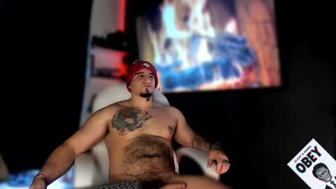 King Bear online show from February 8, 3:41 am