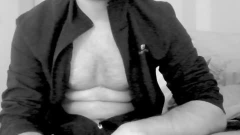 kingindisguise69 online show from February 15, 5:07 pm