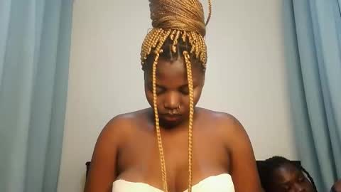 Lola online show from October 17, 9:52 pm