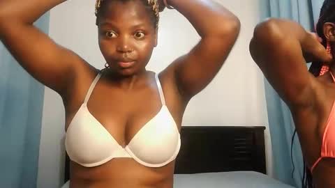 Lola online show from October 25, 9:30 am