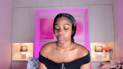 M A R A  online show from November 30, 12:34 pm