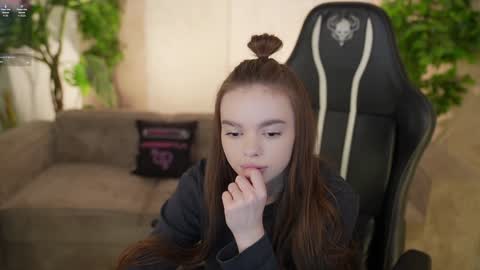 Sweet girls online show from December 13, 7:53 pm