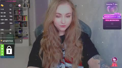 Snapshot of kira_love_sleep chatting on December 10, 4:06 pm you know thumb up me please its important online show from December 10, 4:06 pm