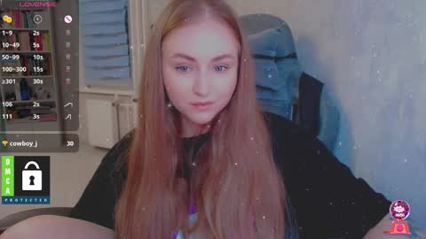 Snapshot of kira_love_sleep chatting on December 3, 4:33 pm you know thumb up me please its important online show from December 3, 4:33 pm