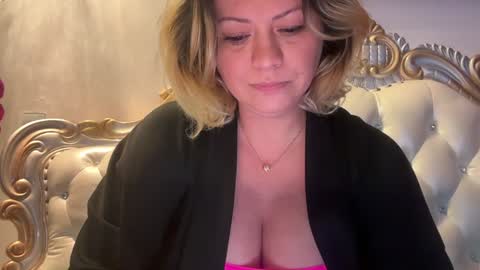 KiraDivine online show from January 14, 2:36 pm