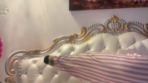 KiraDivine online show from January 9, 2:22 pm