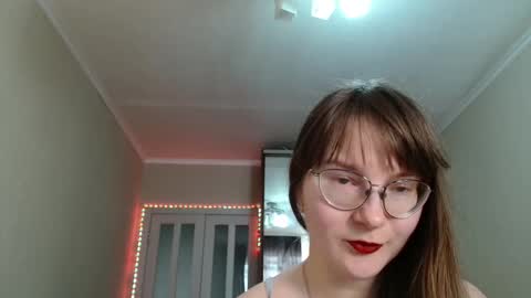 KiraGoldens online show from March 6, 5:50 am