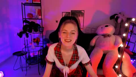 Kira online show from February 17, 3:22 pm