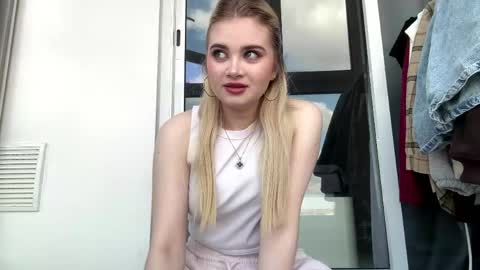 Kira online show from April 14, 9:01 am