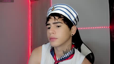 kiss_whitee online show from March 30, 6:24 am
