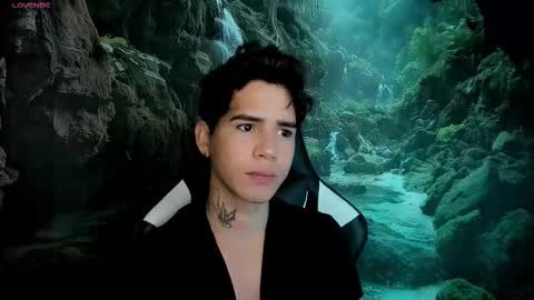 kiss_whitee online show from February 17, 1:37 am