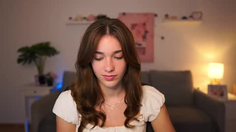 Sisi online show from September 19, 1:37 pm