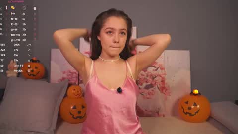 Lola online show from October 30, 7:31 am