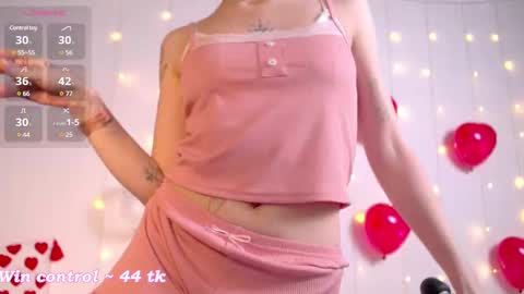 Snapshot of kisskiss_muah chatting on February 18, 5:20 pm Kate  online show from February 18, 5:20 pm