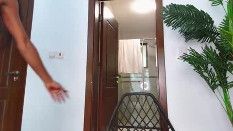 kisslilly online show from November 1, 3:39 am