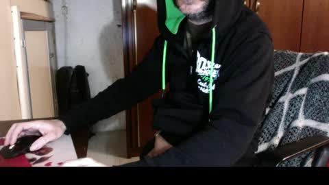 kissofbanned1983 online show from December 4, 4:28 pm