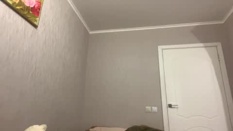 kissuthistime online show from April 29, 5:30 pm