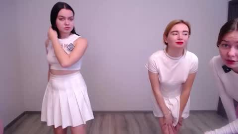 Vikki Rose online show from October 24, 5:25 pm