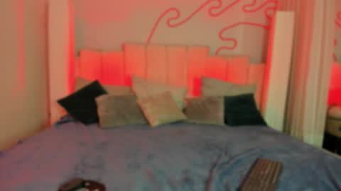 Snapshot of kitana_clark chatting on September 17, 8:45 pm Kitana online show from September 17, 8:45 pm