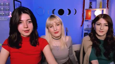 kitniss online show from March 22, 8:35 pm