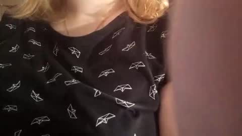 kitsuneniki online show from February 15, 5:55 pm