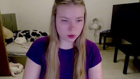 Jennyblonde and Emmabrunette online show from November 10, 4:10 pm