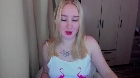 kitten_sun online show from March 28, 2:02 am